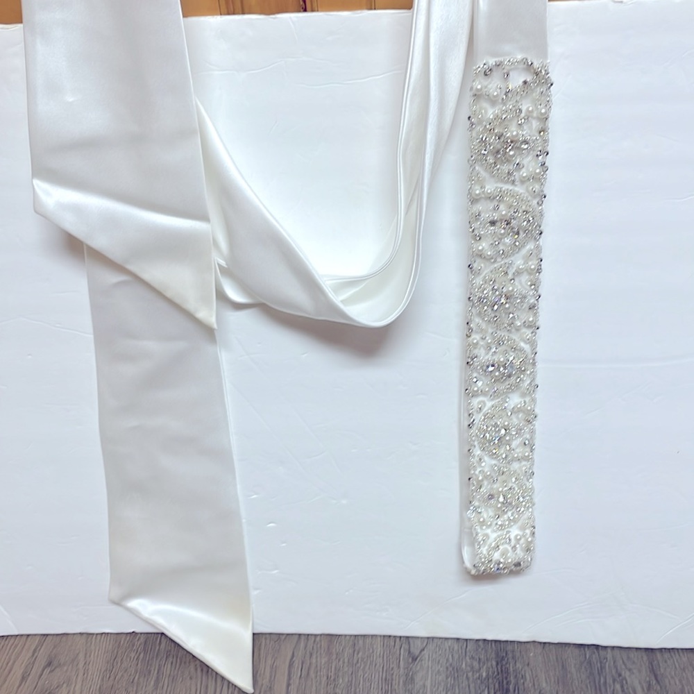 EUC boutique bridal/prom beaded dress sash